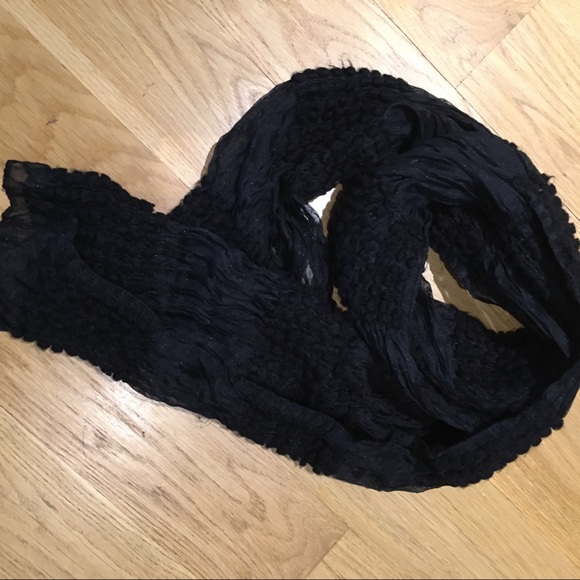 Black scarf - Picture 3 of 3